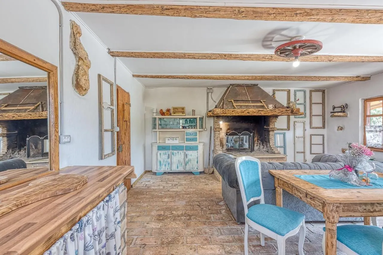Rustic Home Izabel - Happy Rentals